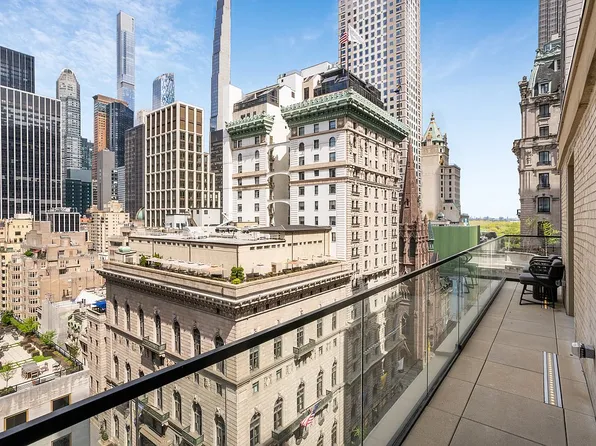 685 5th Ave #17A, New York, NY 10022