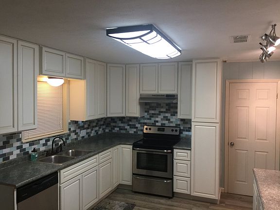 4th image of 1110 Palestine St