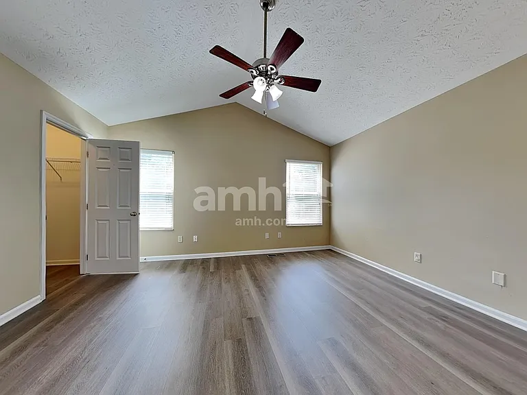 161 Lakeview Dr — Photo 11
