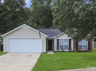 105 Waters Edge Dr, Locust Grove, GA 30248