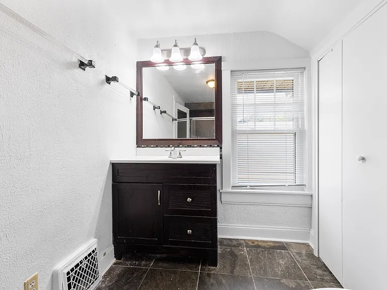 1812 Huffman Blvd — Photo 12