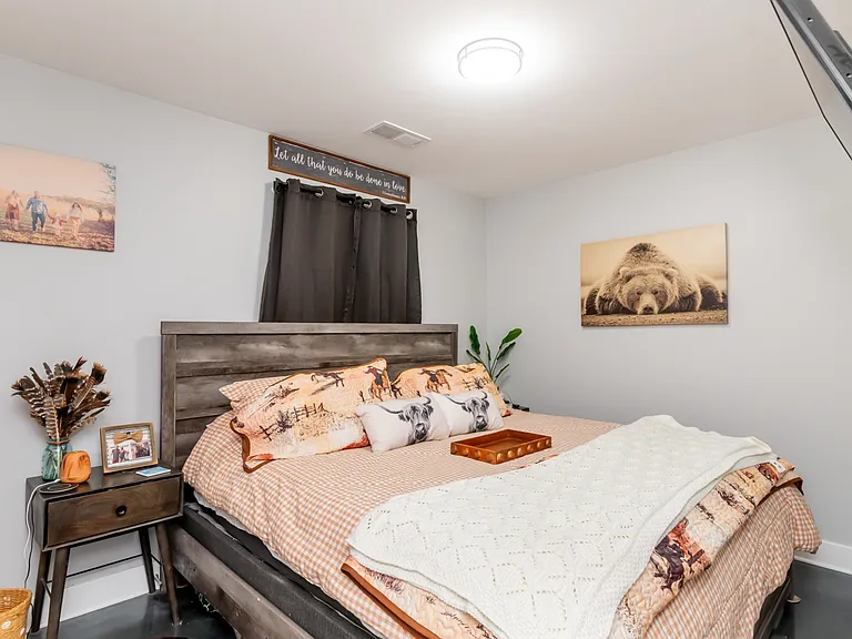 1422 E Elm St #2 — Photo 13