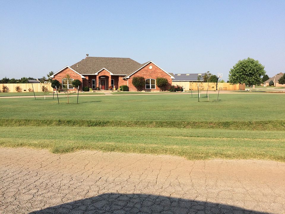 2nd image of 4201 Topaz Cir