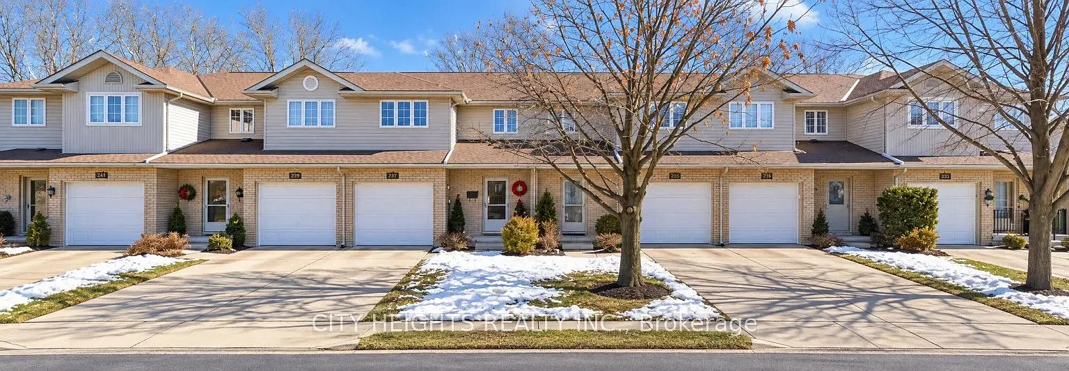 3 bed, $2,200 — Photo 1