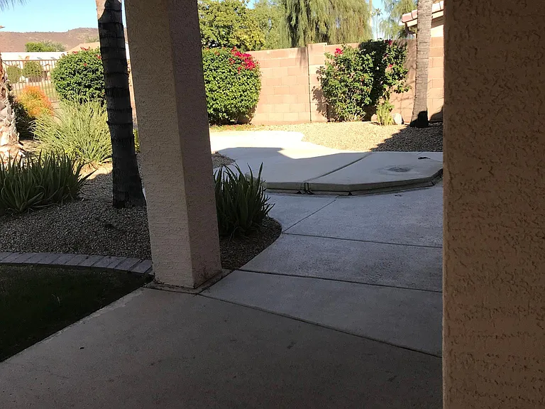 6334 W Potter Dr — Photo 4