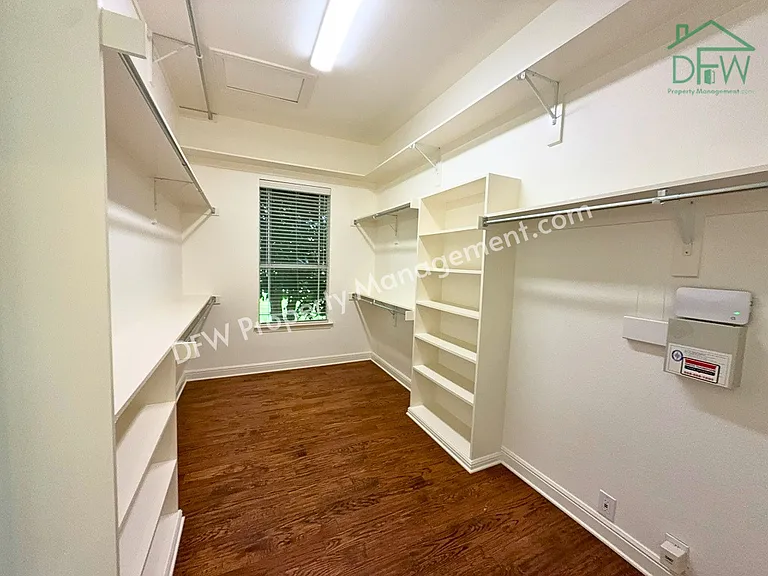1205 Golden Gate Dr — Photo 16