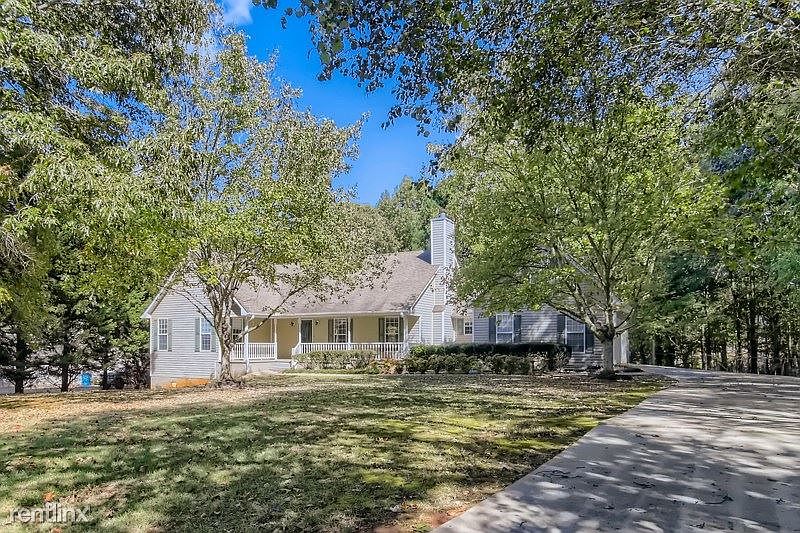 1st image of 310 Woods Ln