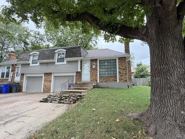 800 S Willow Dr, Olathe, KS 66062