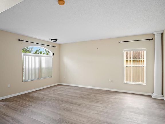5th image of 133 INCONNU COURT