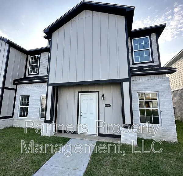 940 S Amarillo Ave #1 — Photo 3