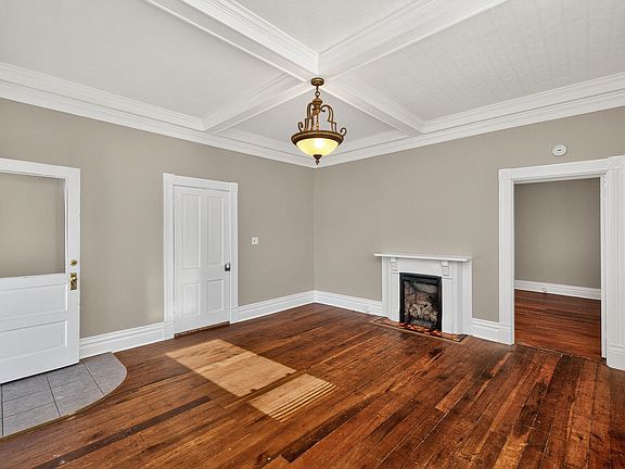 5th image of 217 S Highland St