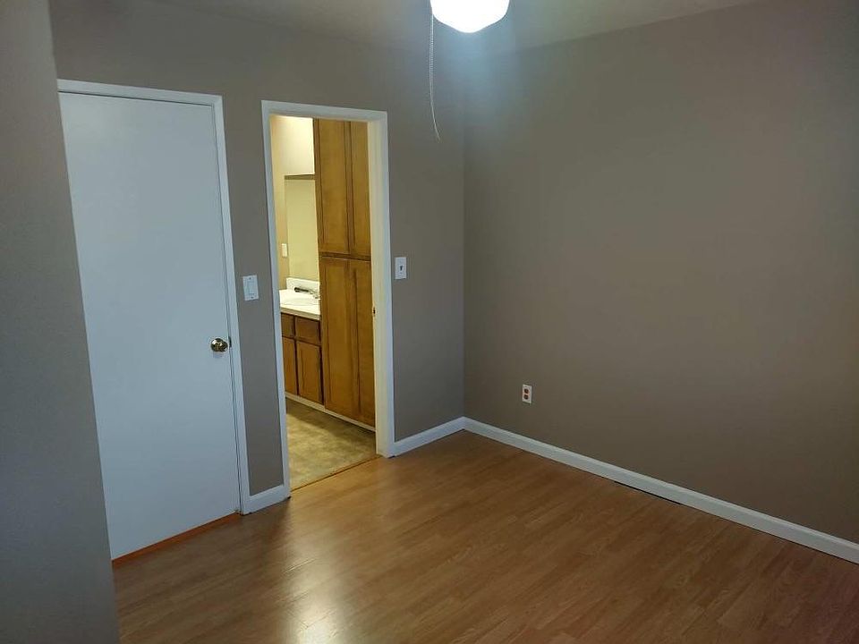 1st image of 506 S Santa Fe St