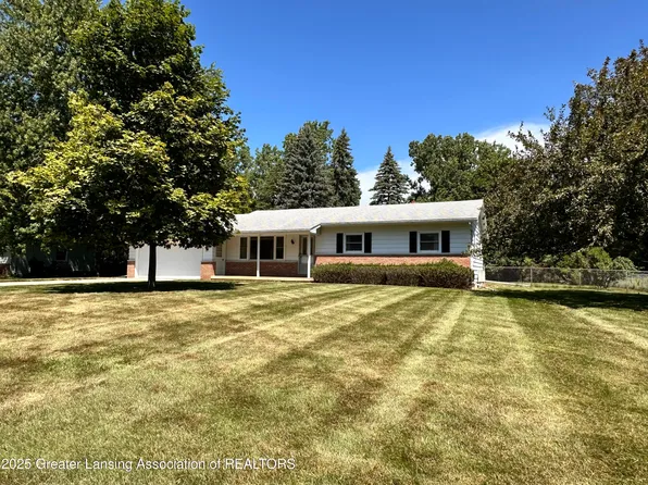 6640 Halloway Ln, Lansing, MI 48917