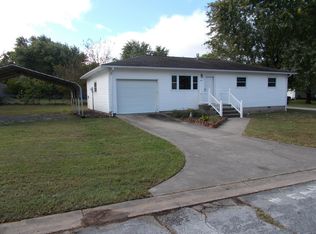 206 W Chase St, Goodman, MO 64843