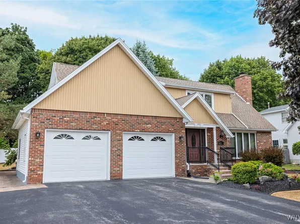 21 Allanview Dr, Batavia, NY 14020