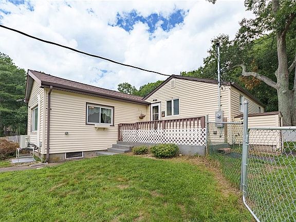 3rd image of 1140 Mount Pleasant Rd