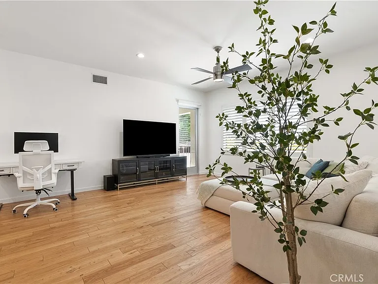 21 Gramercy #102 — Photo 2