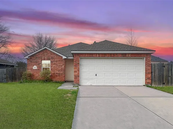 9823 Cassowary Dr, Conroe, TX 77385