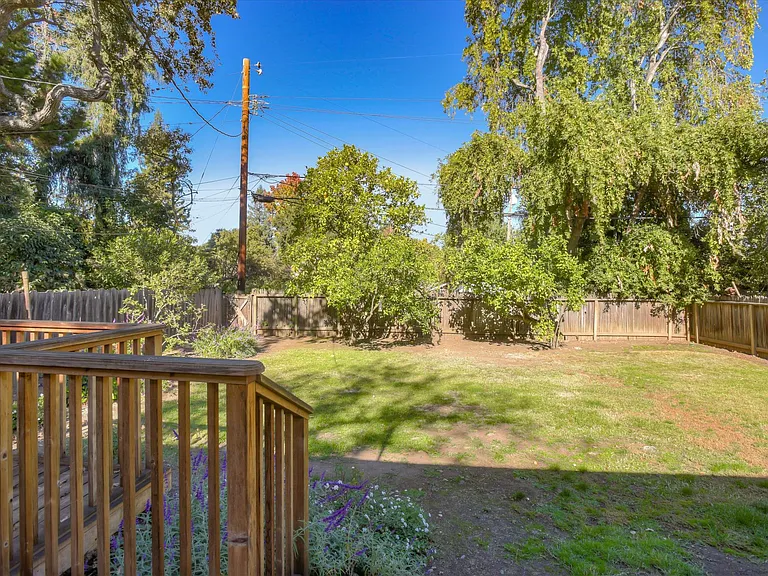415 Bay Rd — Photo 30