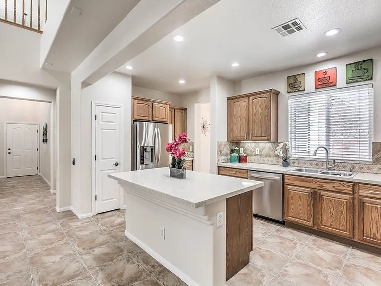 10517 Howling Coyote Ave — Photo 10