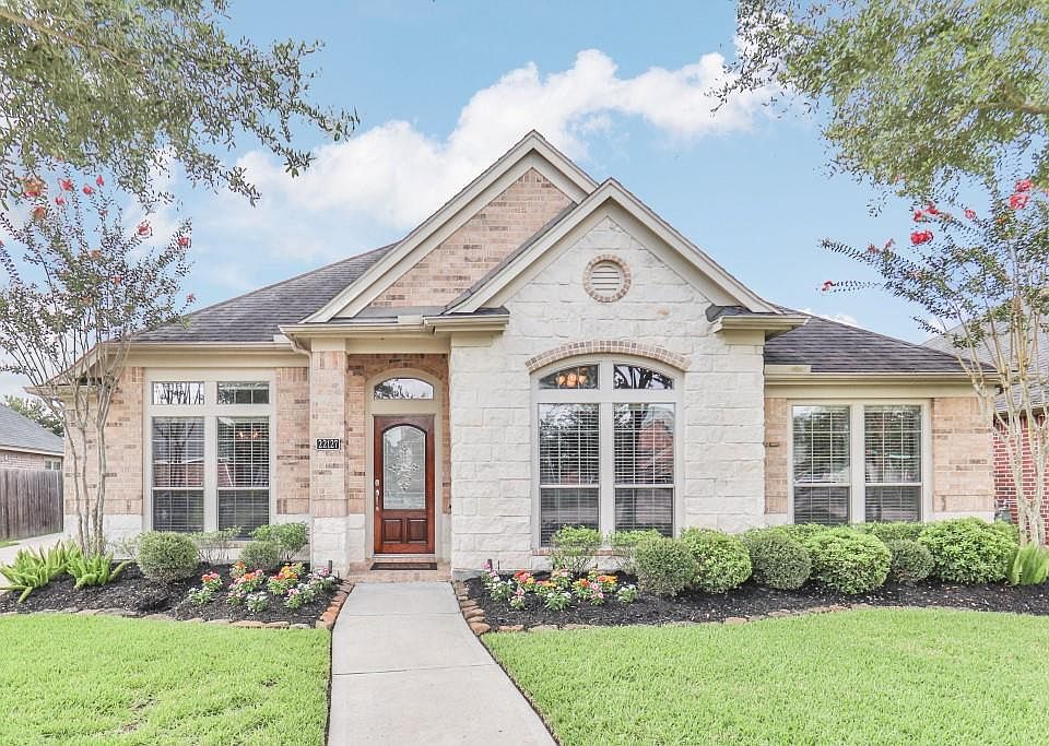 1st image of 22127 Canyonwood Park Ln