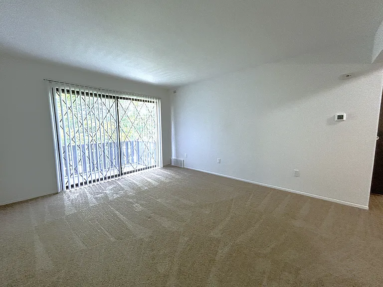 Charter Oaks Apartments — Photo 165
