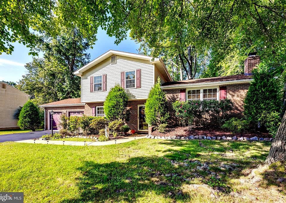 1st image of 7021 Lombard Ln