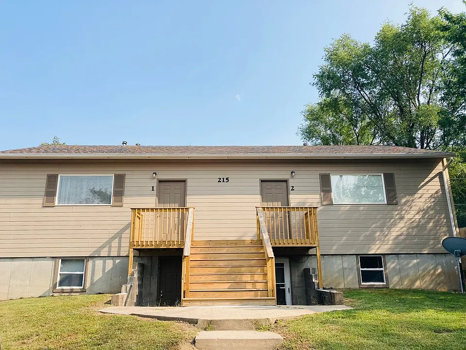215 E Grandview Dr #2