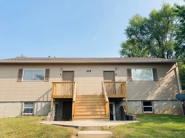 215 E Grandview Dr APT 3, Junction City, KS 66441