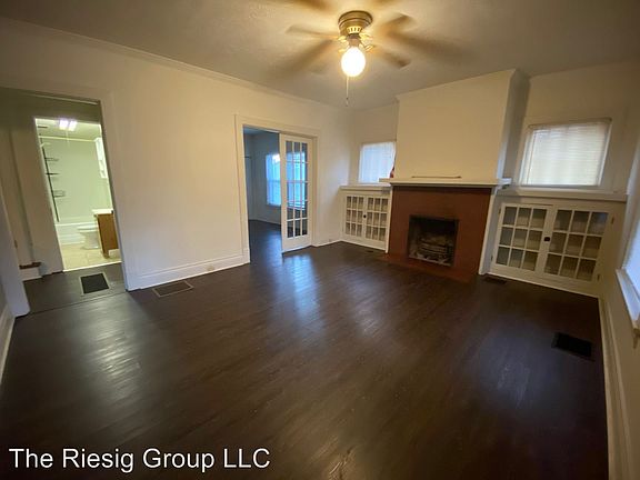 3rd image of 318 Grosvenor Ave APT 1