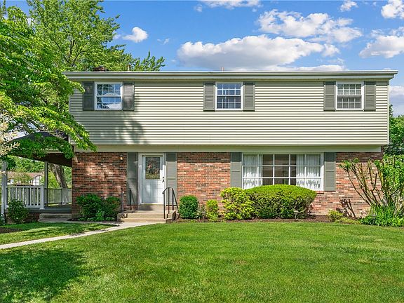 2nd image of 112 Charterwood Dr