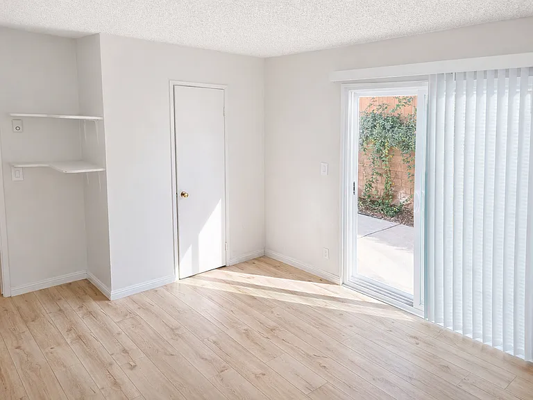 4560 Maple Ave #127 — Photo 10