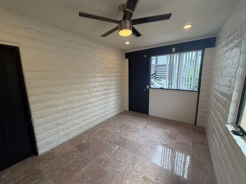 6088 De La Rosa Ln #3