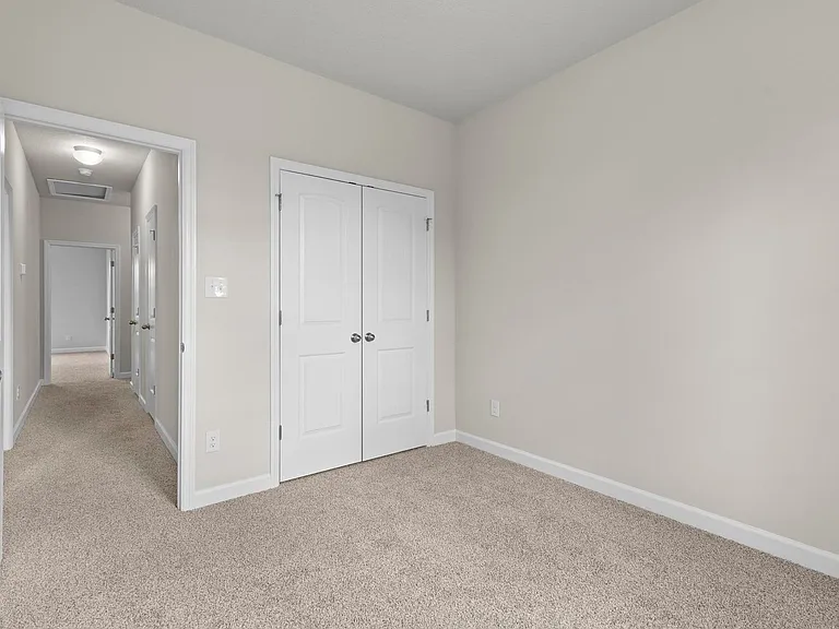 2033 Folkstone Woods Ln — Photo 25