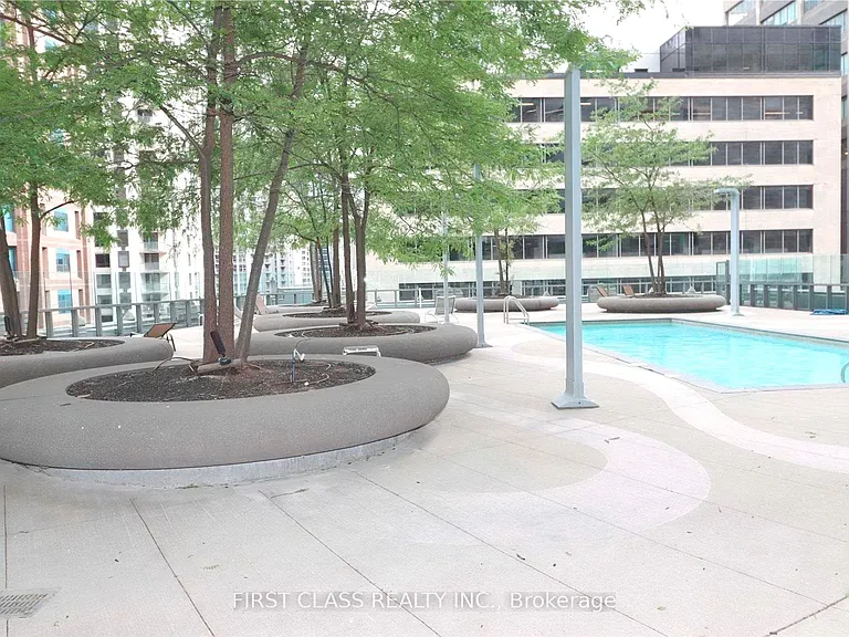 832 Bay St #505 — Photo 26