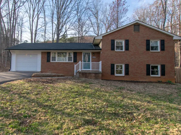 2045 Wesvan Dr, Roanoke, VA 24012