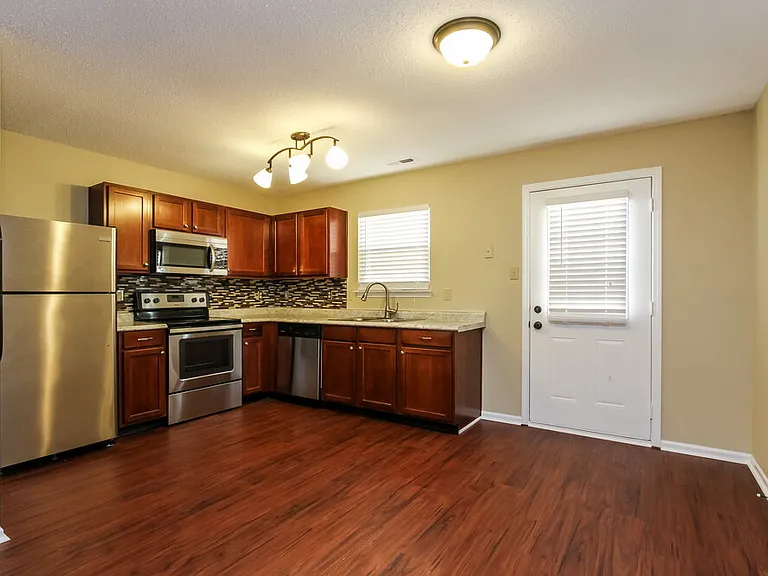 2174 Providence Dr — Photo 4