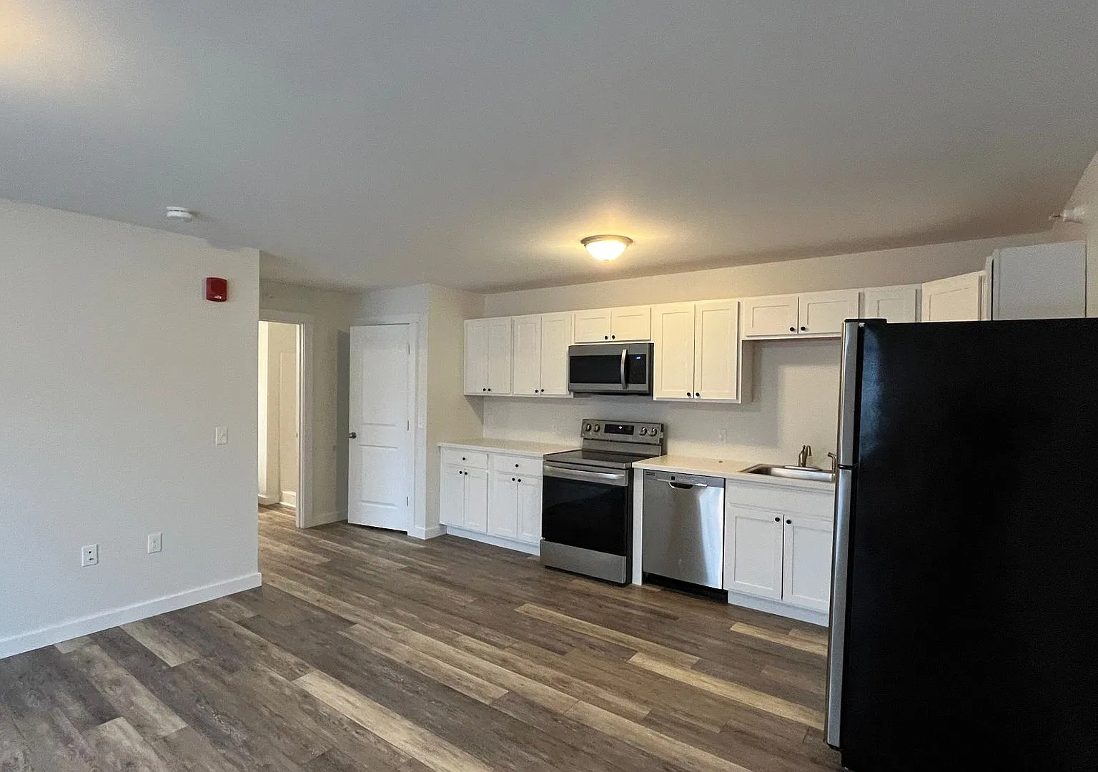 72 Upper Main Street — Photo 2