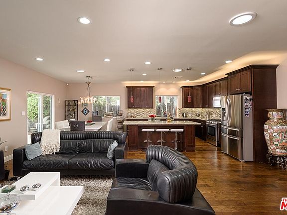 5th image of 17354 Emelita St