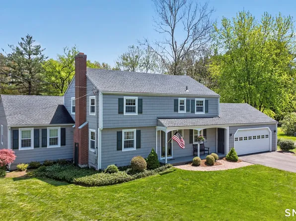28 Deepwood Road, Simsbury, CT 06070