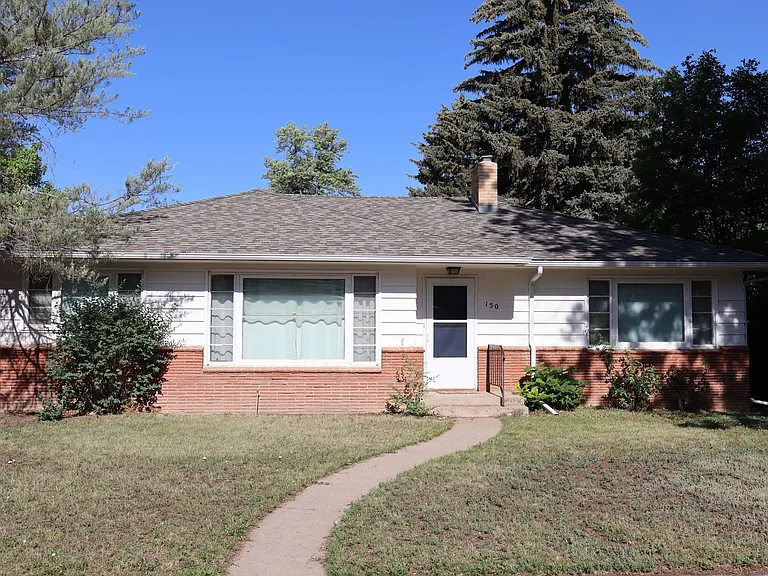 150 Circle Dr — Photo 1