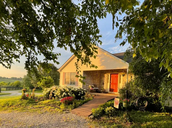 200 Carpenter Pike, Versailles, KY 40383