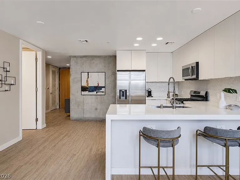 353 E Bonneville Ave #581 — Photo 7
