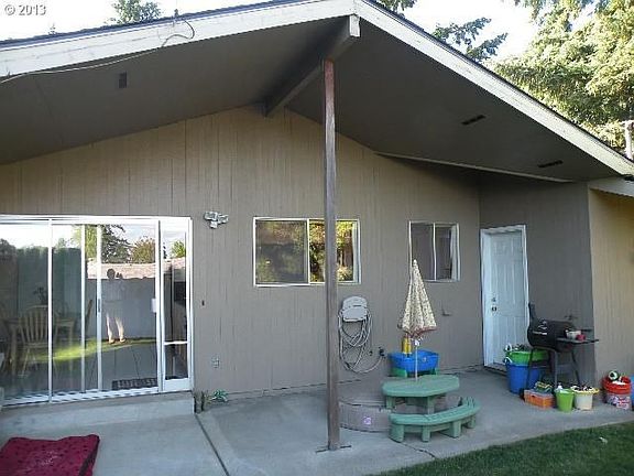 3rd image of 5430 SE Hillwood Ave