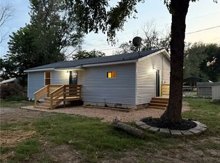 101 Nelson Park Rd SW, Gravette, AR 72736