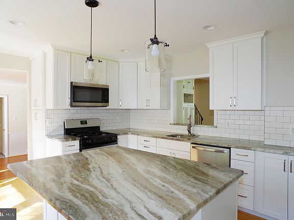 5th image of 8428 Cherry Valley Ln