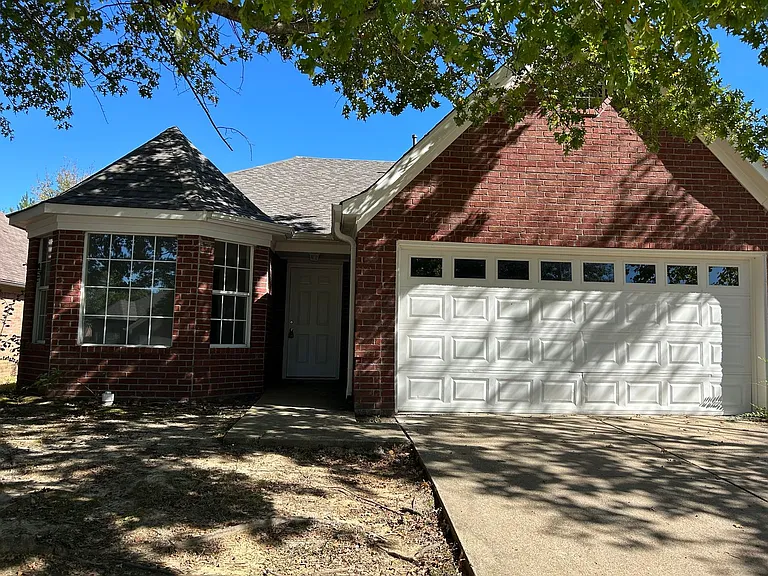 7668 Tally Ho Dr E — Photo 1