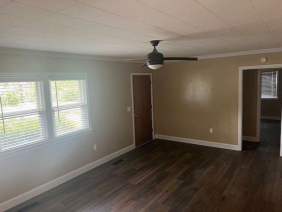 3rd image of 149 Edgewood Dr