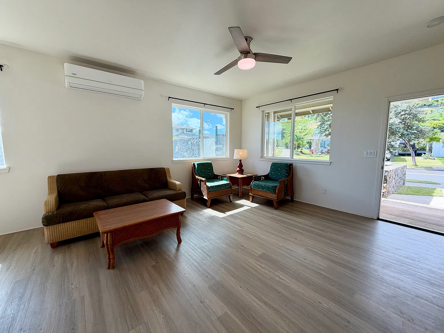 3 bed, 2.5 bath, 1759 sqft, $4,700 — Photo 3