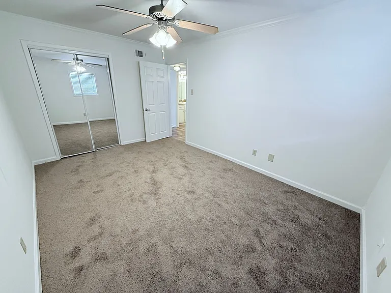 1100 Park Ln #201 — Photo 15